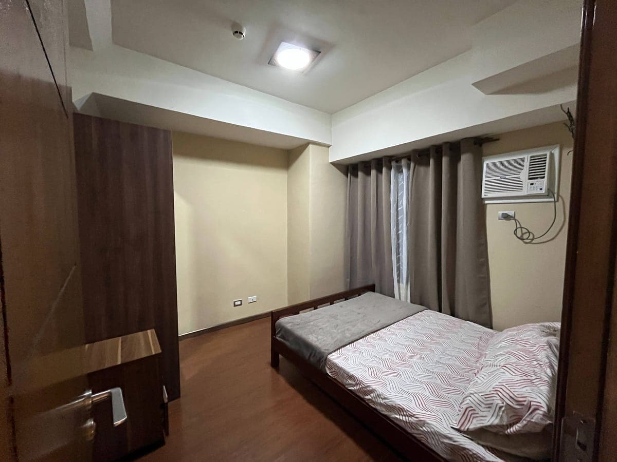 FOR RENT: Fully furnished 1 Bedroom Unit with balcony in LAHUG near AYALA MALL and JY MALL - photo 8