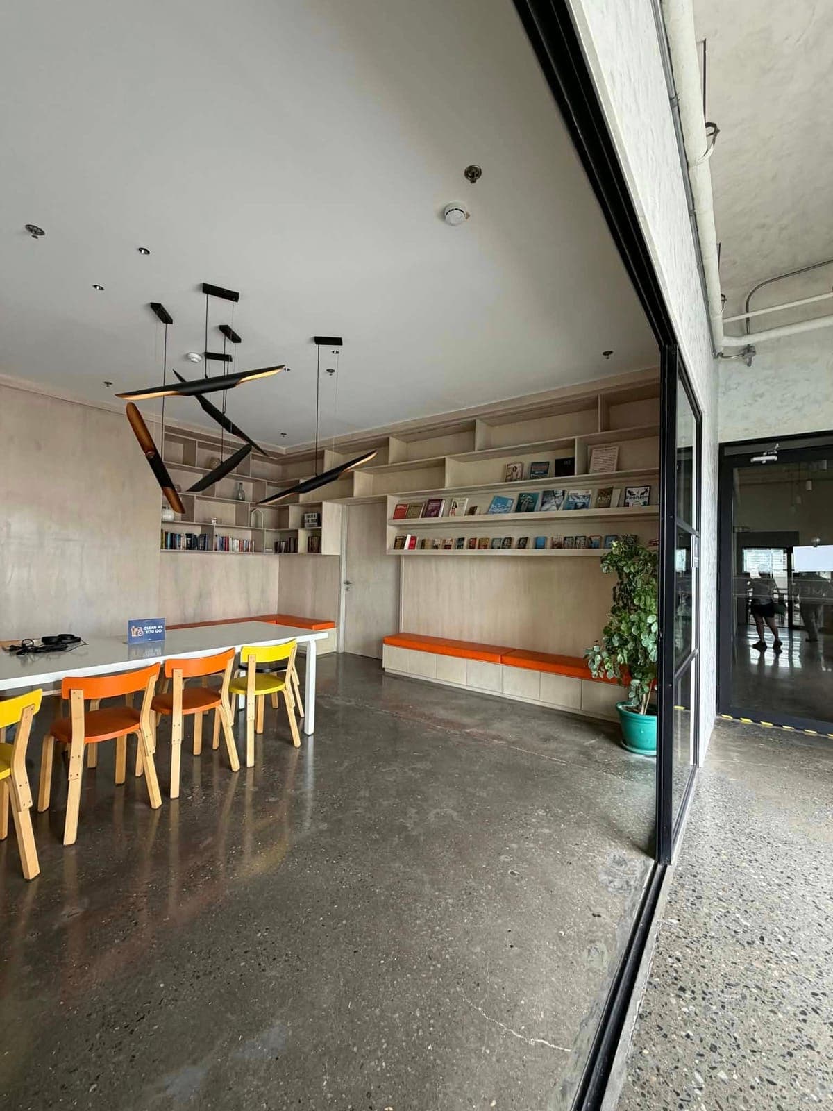 MOVE IN READY🙌🏻💫STUDIO UNIT FOR RENT walking distance to IT.PARK PET FRIENDLY 🐶 - photo 2