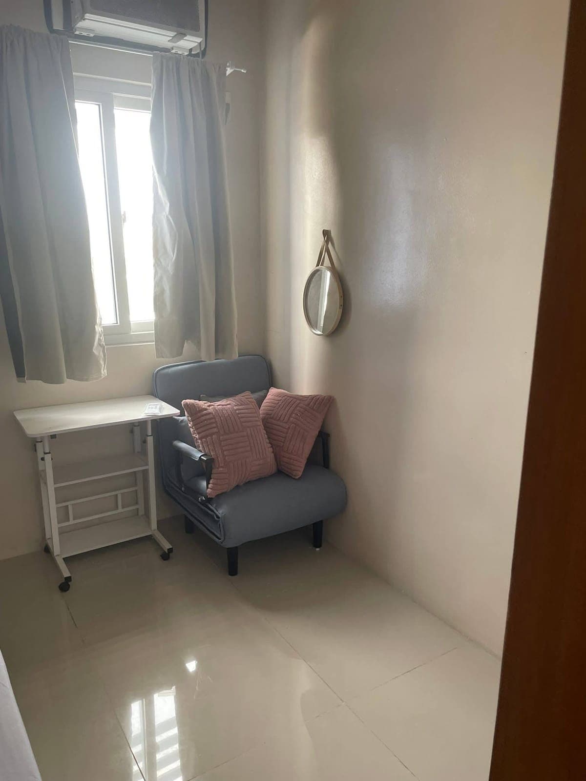 For RENT! -- DL -- - photo 1