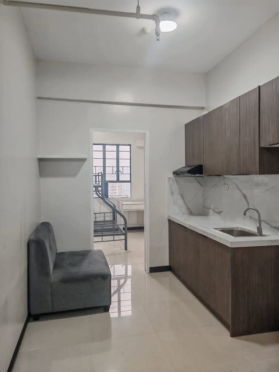 1 BEDROOM FOR RENT - photo 1