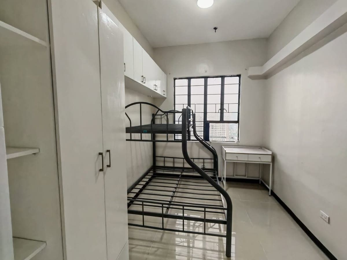 1 BEDROOM FOR RENT - photo 2