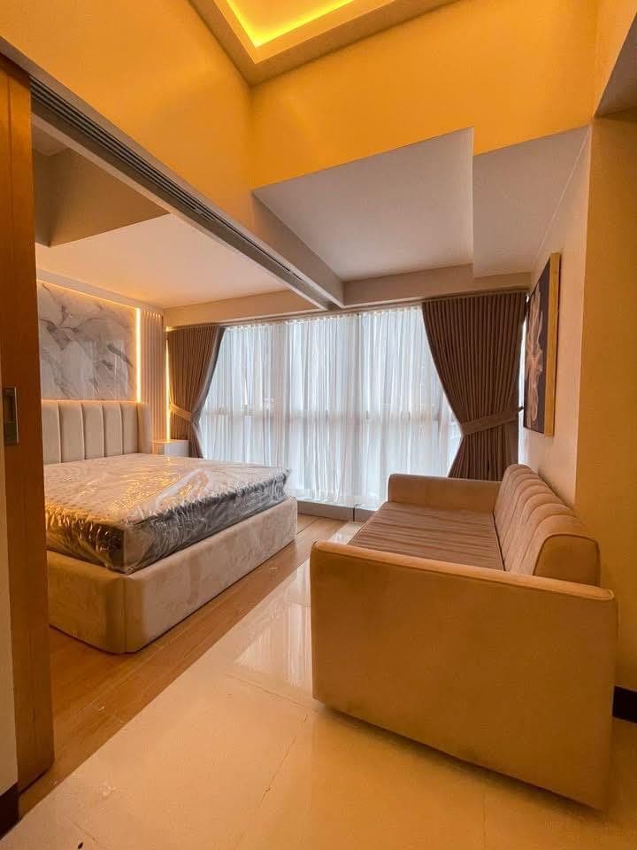 FOR LEASE: Newly Turnover 1 BR in Uptown Parksuites 1, BGC - photo 1