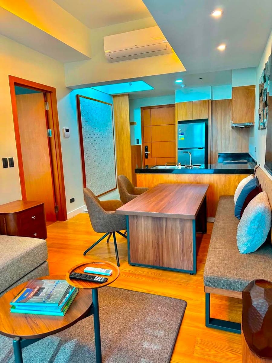 For Lease: - photo 1