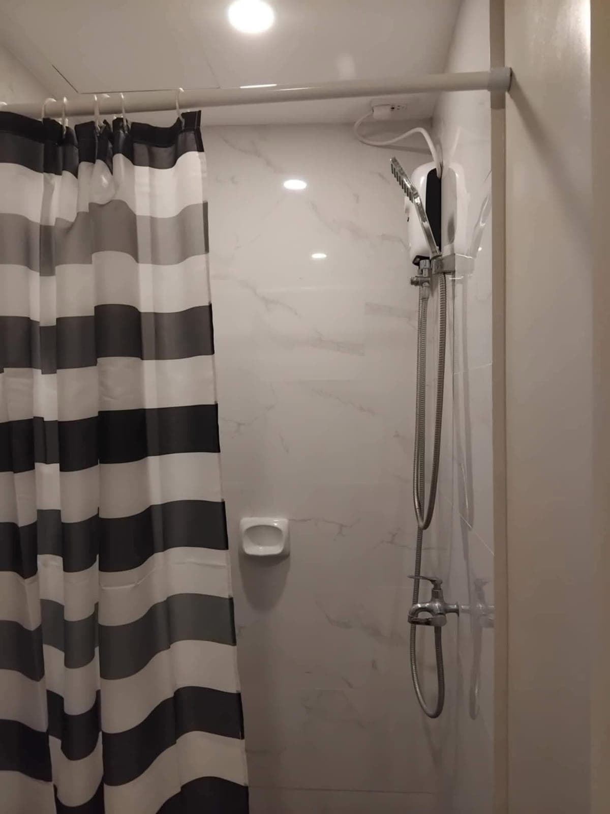 Eyes 👀 here👉STUDIO UNIT WITH BALCONY and CITY VIEW FOR RENT📍 Cityscape Grand Tower, Cebu City 🚶‍... - photo 3