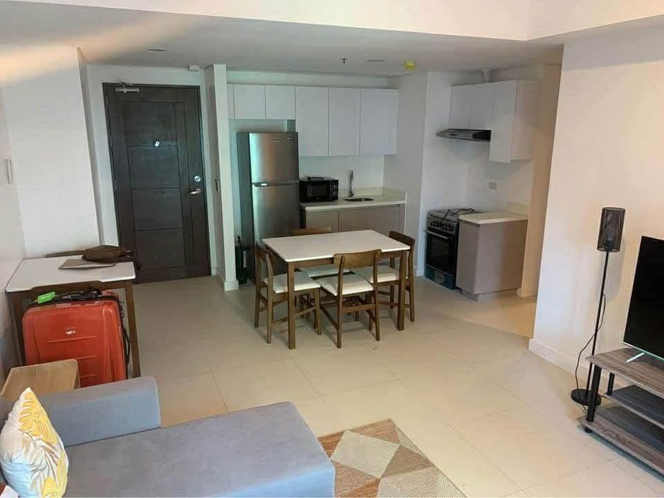Fully Furnished 1 Bedroom Condo For Rent 38 Park Avenue Cebu IT Park Cebu City With Balcony - photo 6