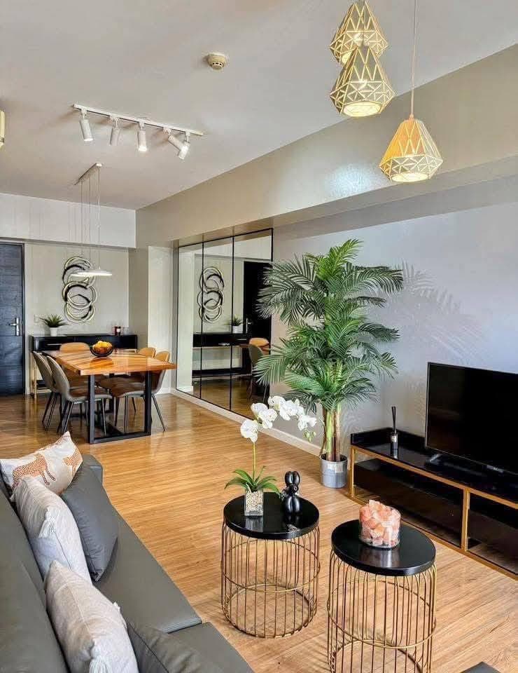 Modern Interior Designed 1 bedroom unit for lease in One Maridien facing Terra Park - photo 1