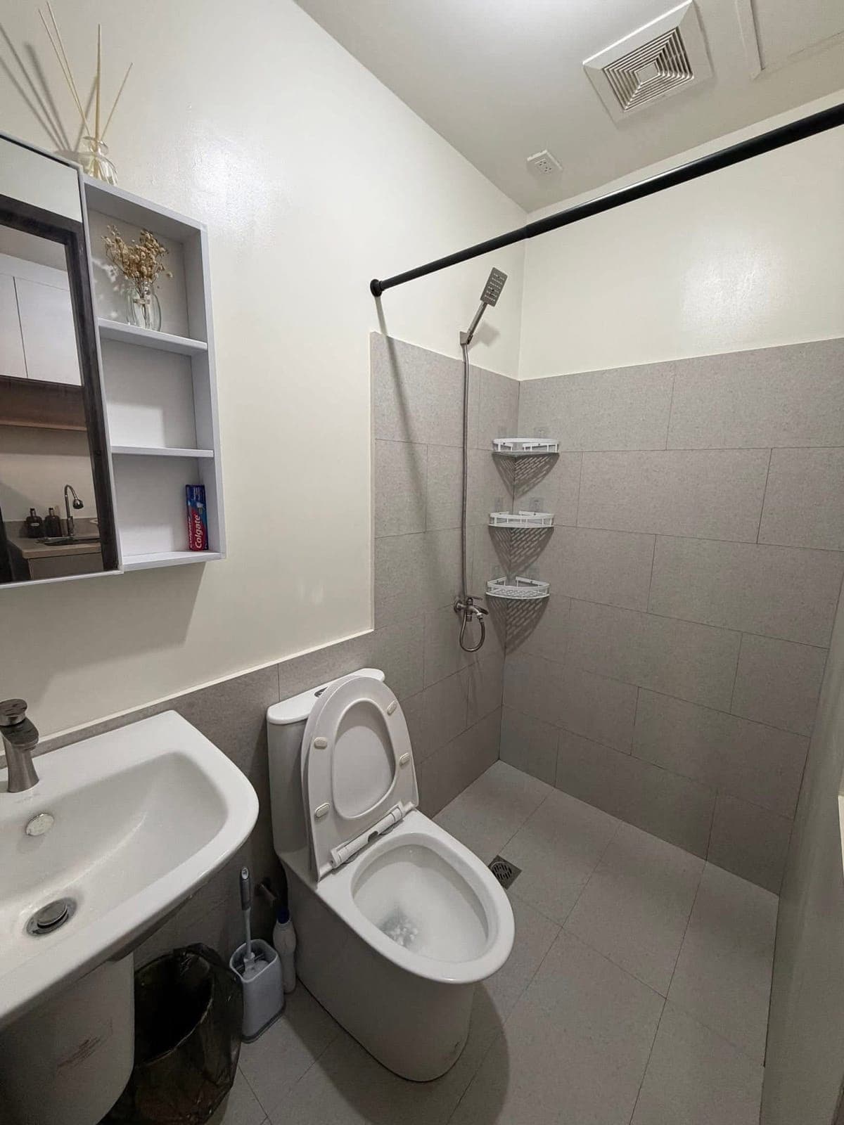 𝙁𝙊𝙍 𝙇𝙀𝘼𝙎𝙀: 𝙁𝙪𝙧𝙣𝙞𝙨𝙝𝙚𝙙 𝙎𝙩𝙪𝙙𝙞𝙤 𝙉𝙚𝙖𝙧 𝘾𝙚𝙗𝙪 𝙄𝙏 𝙋𝙖𝙧𝙠 - photo 1