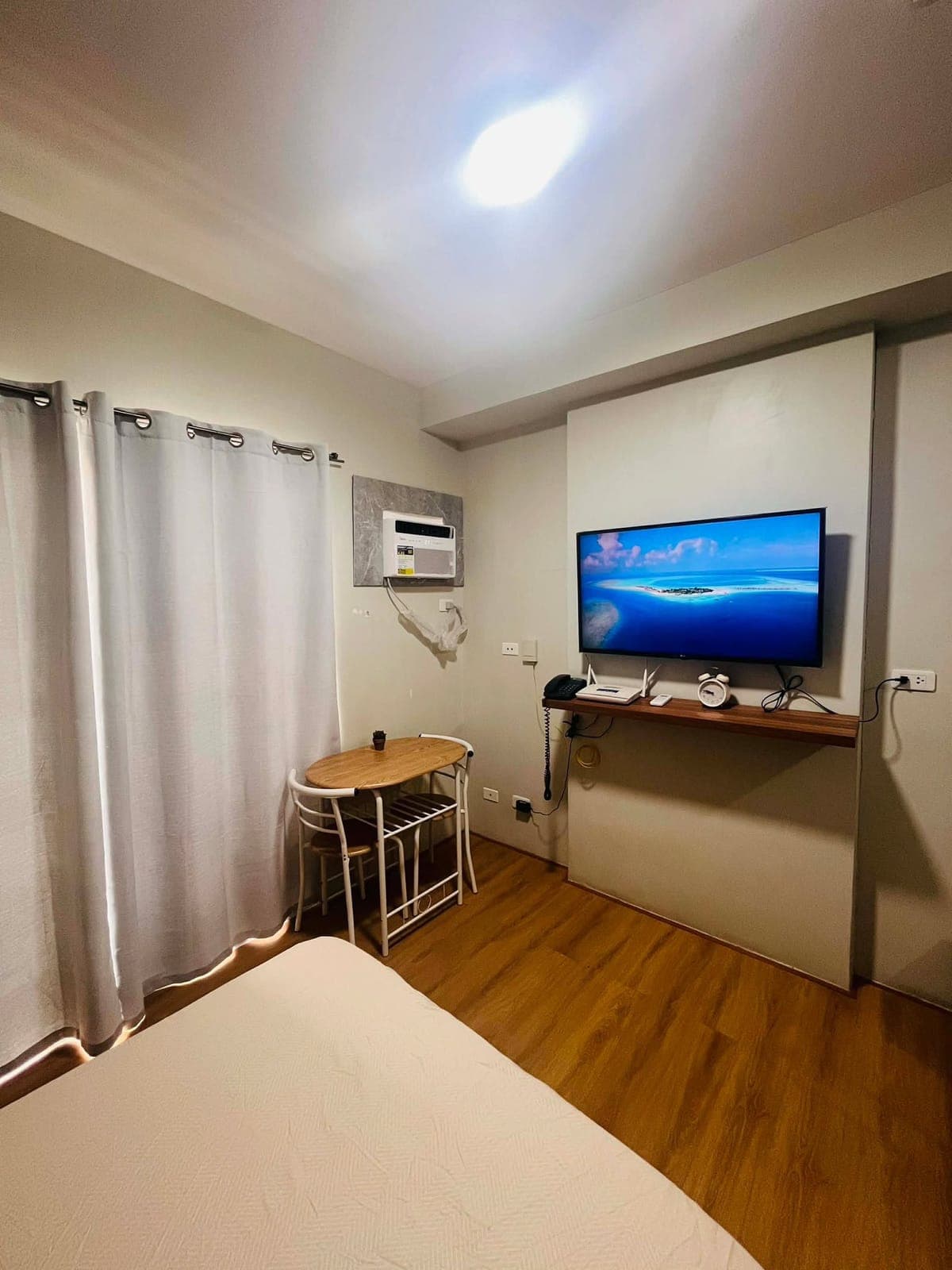 Studio unit with Balcony. - photo 2