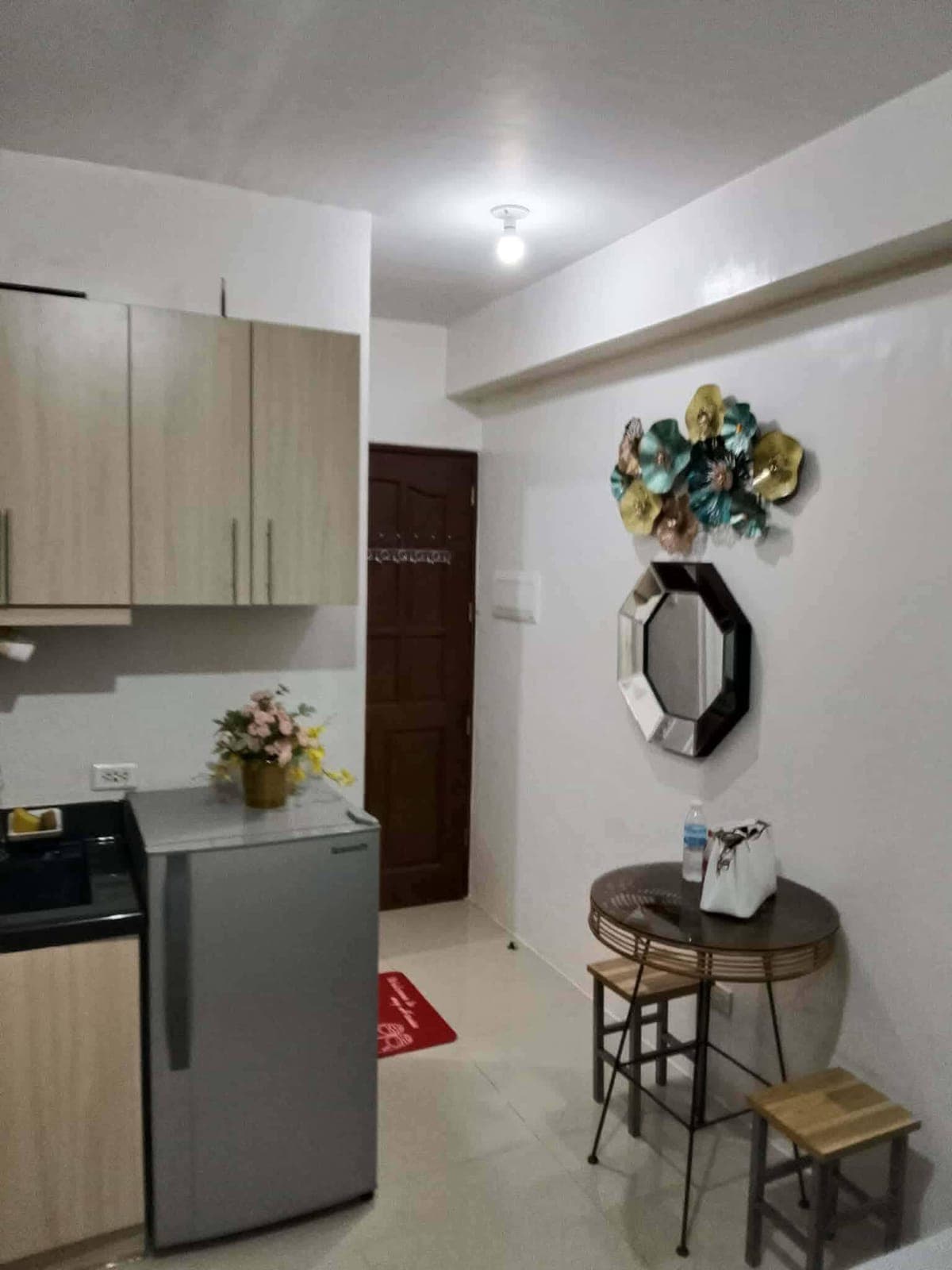 🏡 For Rent: Fully Furnished Studio with Parking - photo 2
