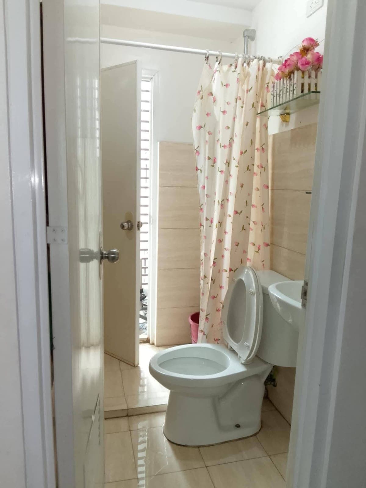 🏡 For Rent: Fully Furnished Studio with Parking - photo 4