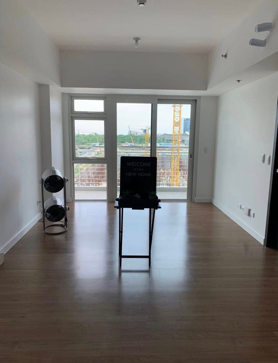 FOR RENT: THE VERANDA 1 BEDROOM - photo 1