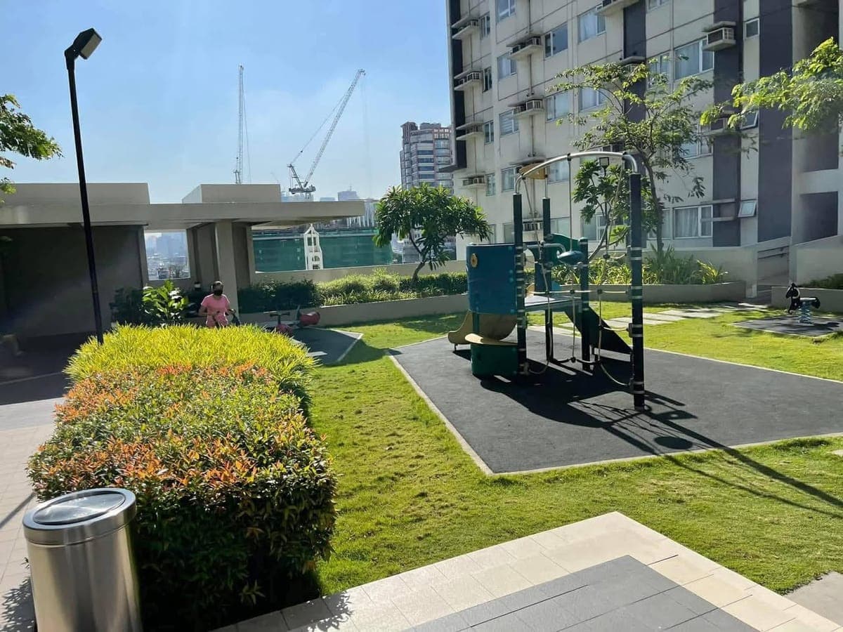 Enjoy top-notch convenience and comfort in our fully furnished Studio Type Unit, right in the heart of Pasay City. - photo 2