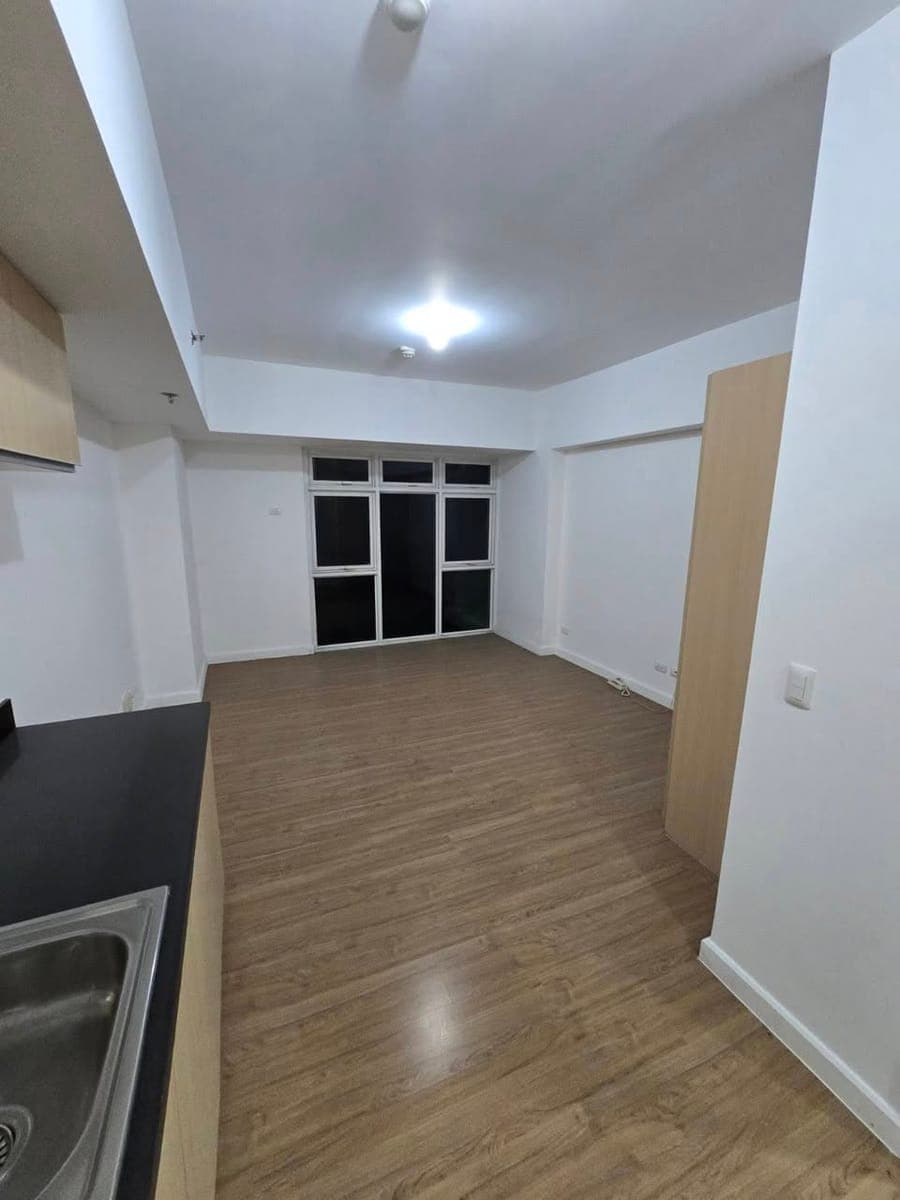 FOR RENT : THE VERANDA STUDIO UNIT - photo 1