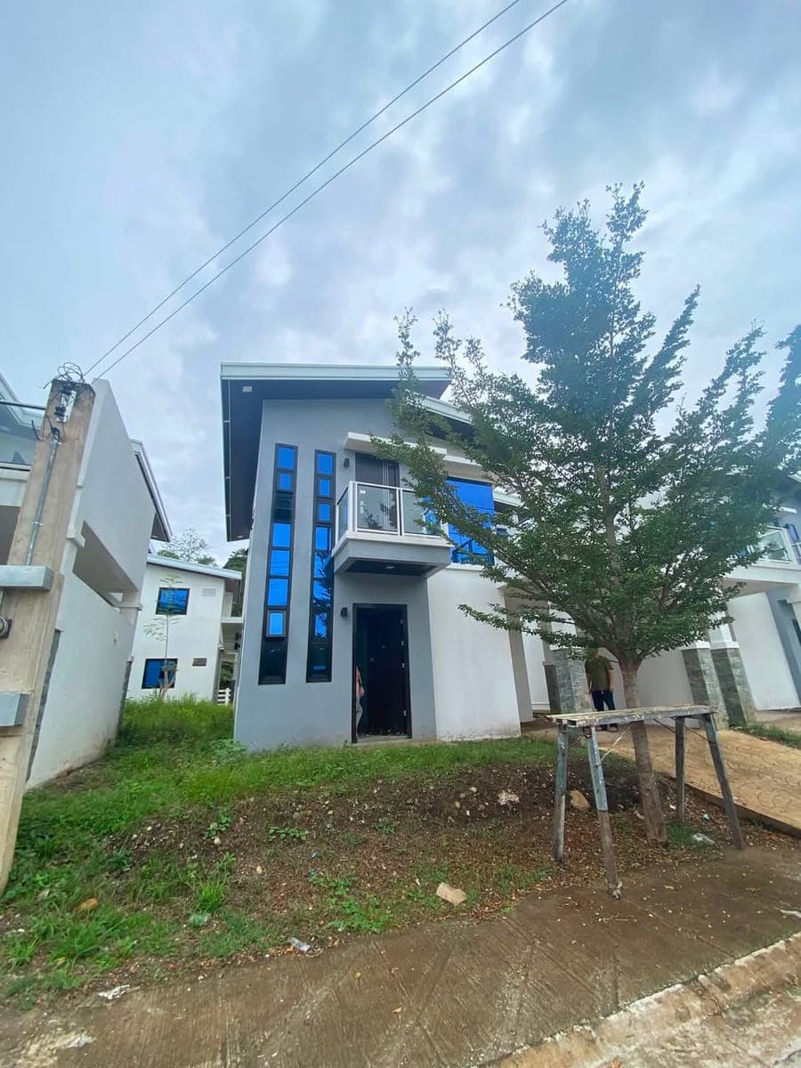 NEW DIRECT LISTING!! - photo 1