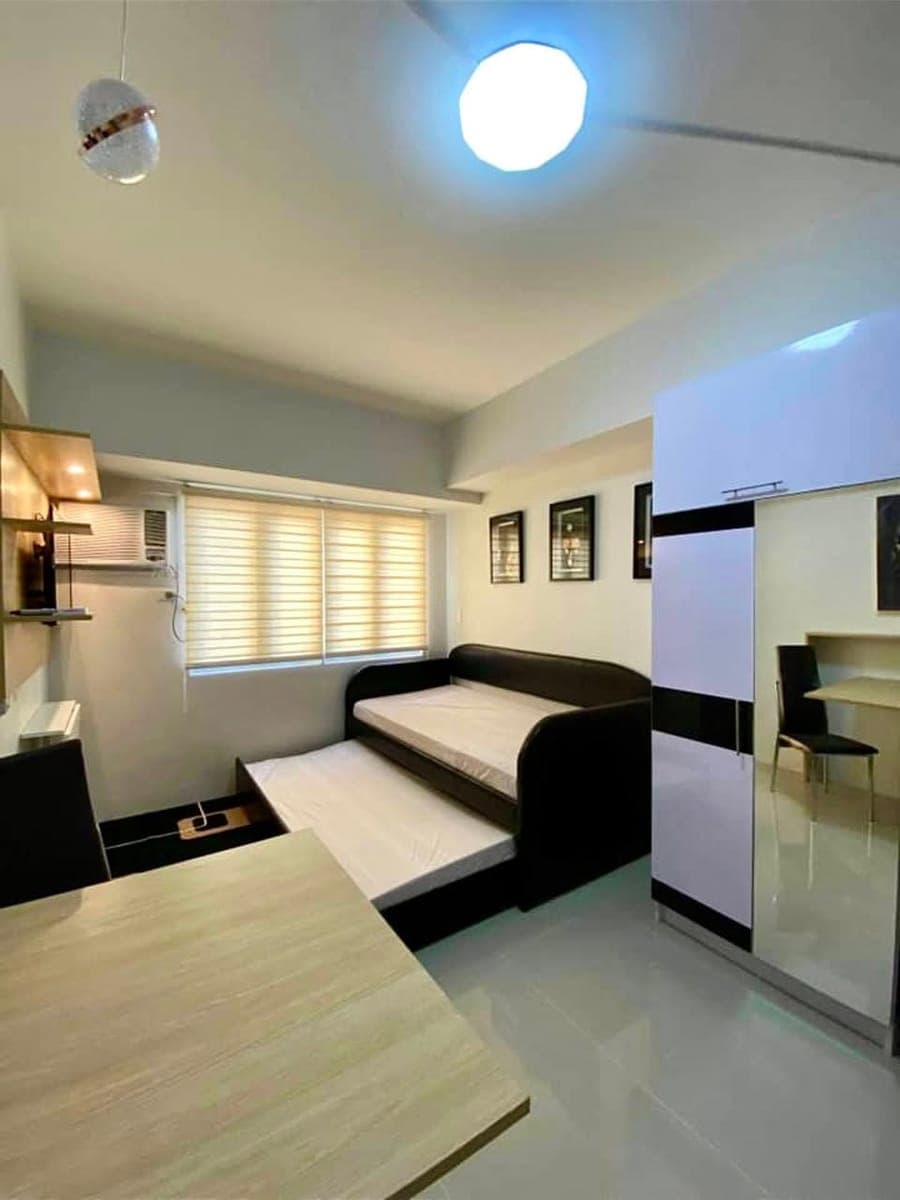 23 Sq.m Studio Unit for Rent w/ breath taking overview of the City of Manila Located at the 30th floor of the Bldg. - photo 2