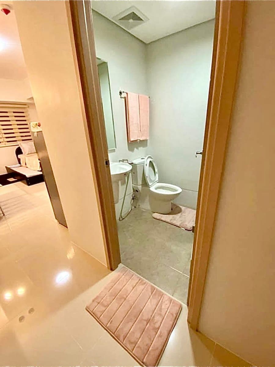 23 Sq.m Studio Unit for Rent w/ breath taking overview of the City of Manila Located at the 30th floor of the Bldg. - photo 5