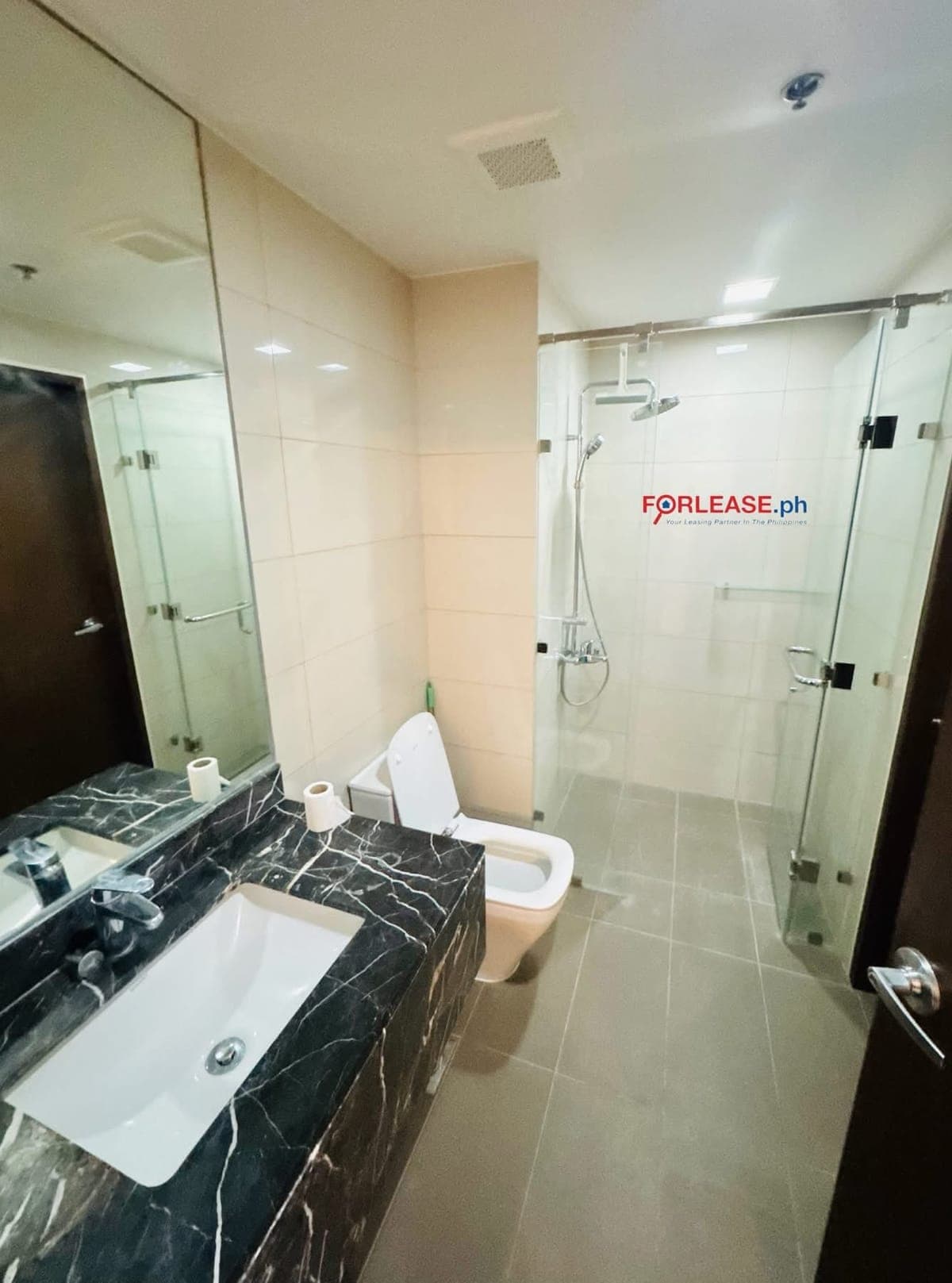 𝙁𝙊𝙍 𝙇𝙀𝘼𝙎𝙀: 𝙁𝙪𝙡𝙡𝙮 𝙁𝙪𝙧𝙣𝙞𝙨𝙝𝙚𝙙 1-𝘽𝙚𝙙𝙧𝙤𝙤𝙢 𝙐𝙣𝙞𝙩 𝙬𝙞𝙩𝙝 𝘽𝙖𝙡𝙘𝙤𝙣𝙮 |... - photo 1