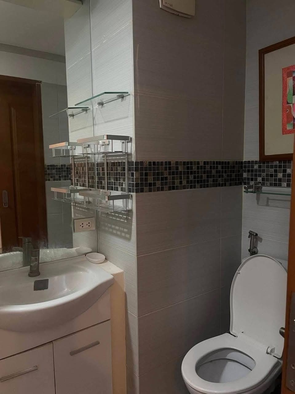 🏢 FOR RENT – Studio Unit with Balcony ‼️ - photo 3