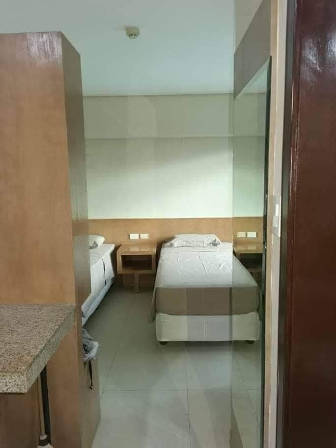 🏢 DIRECT‼️ FOR RENT – STUDIO UNIT WITH BALCONY - photo 8