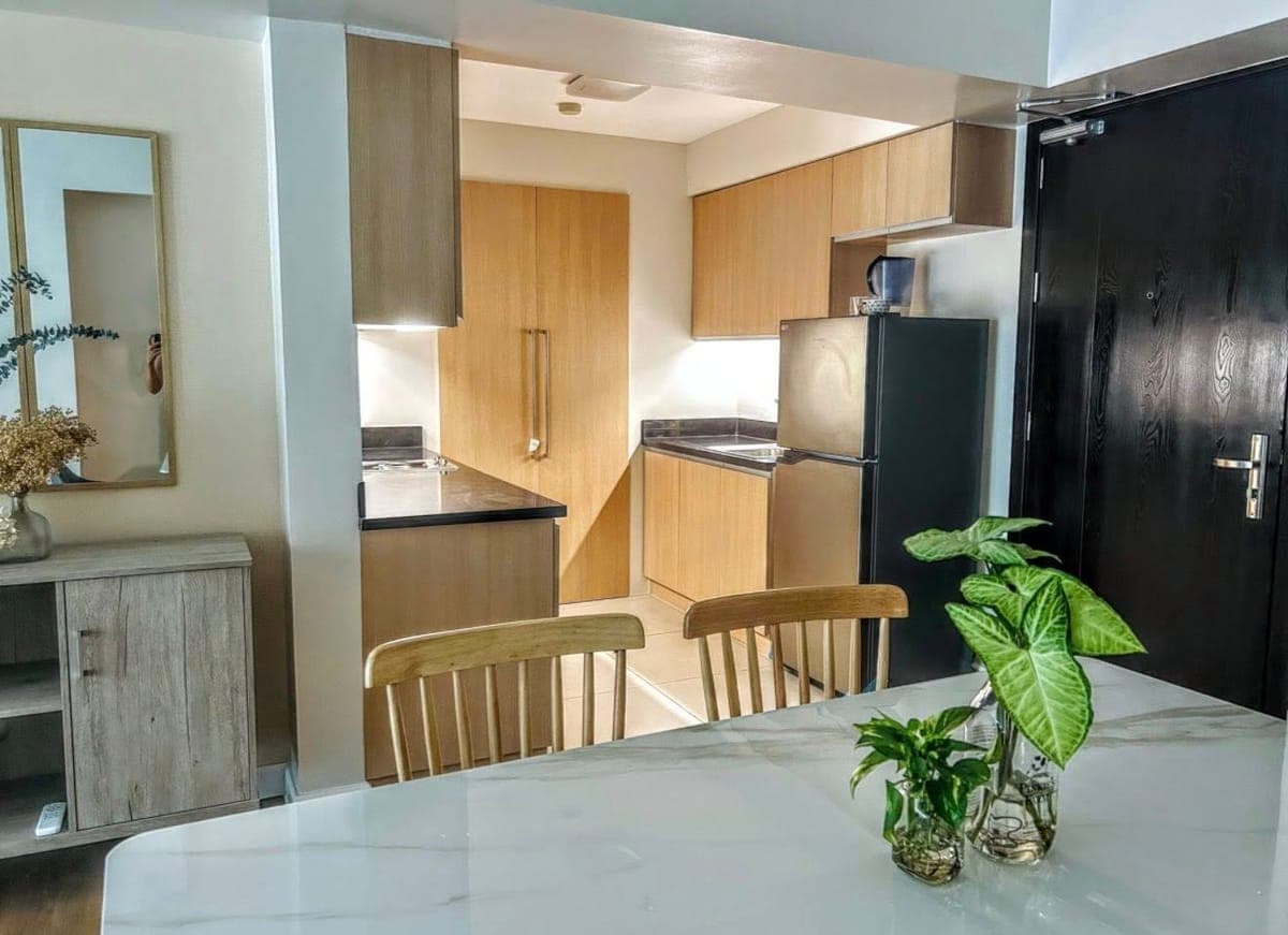 FOR RENT: THE VERANDA 1 BEDROOM - photo 2