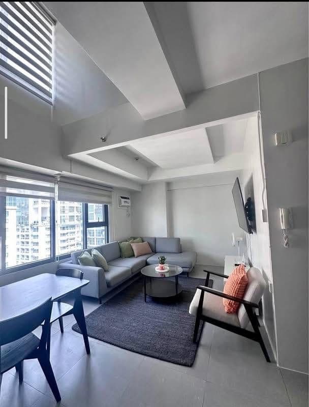 For Lease: Fully Furnished 1BR  Loft type unit at The Fort Residences, BGC - photo 1