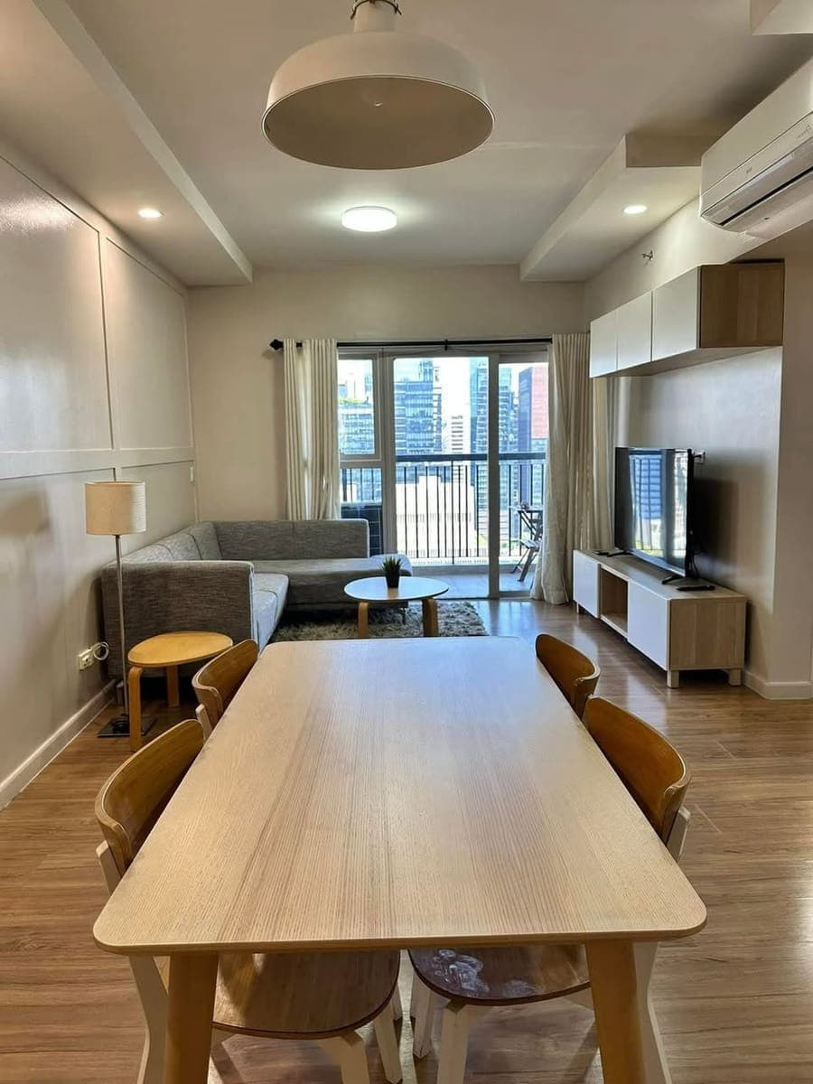 FOR LEASE: - photo 1