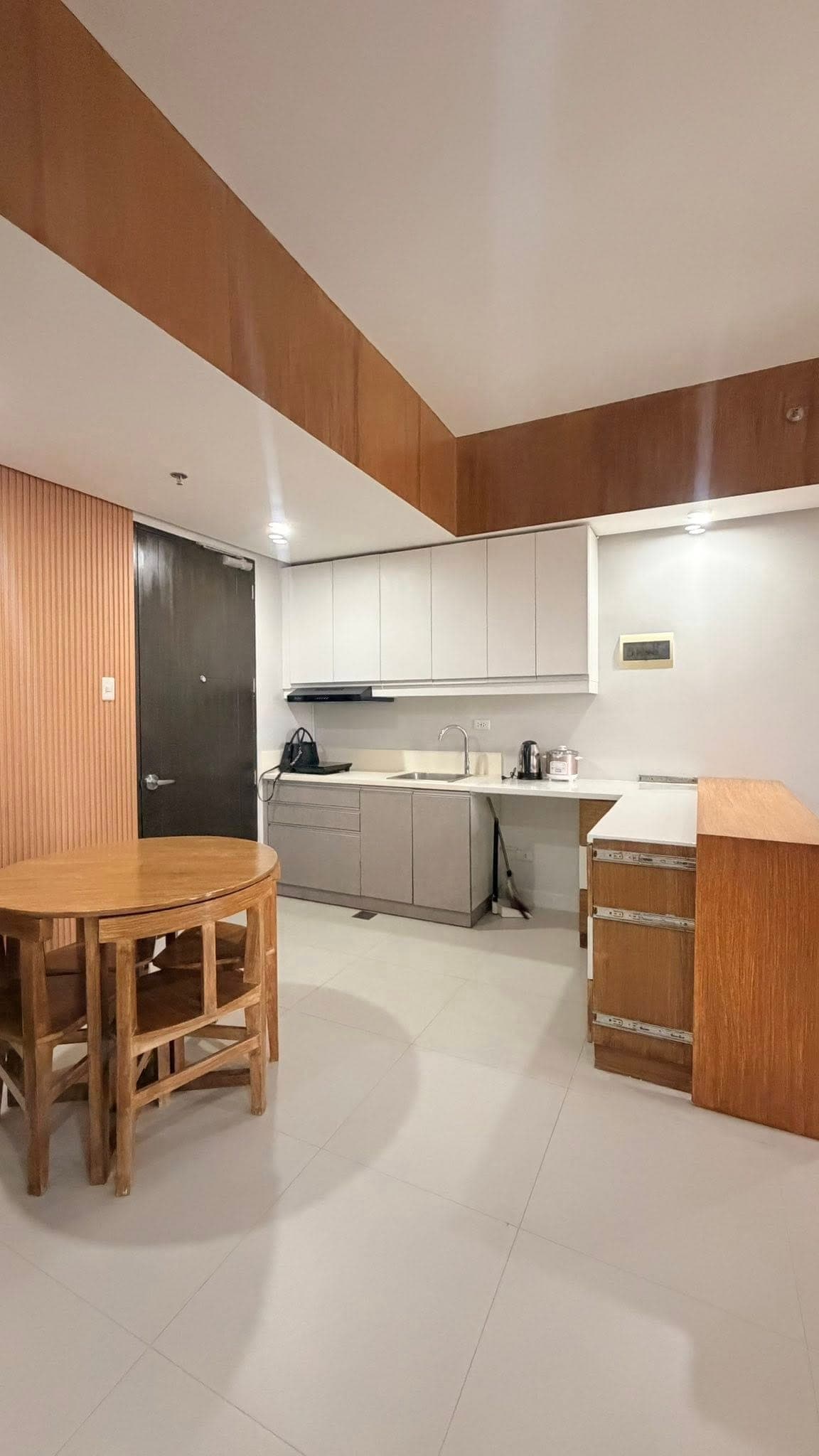 BASELINE PREMIERE SPACIOUS 1BR  FOR RENT or SALE - photo 5