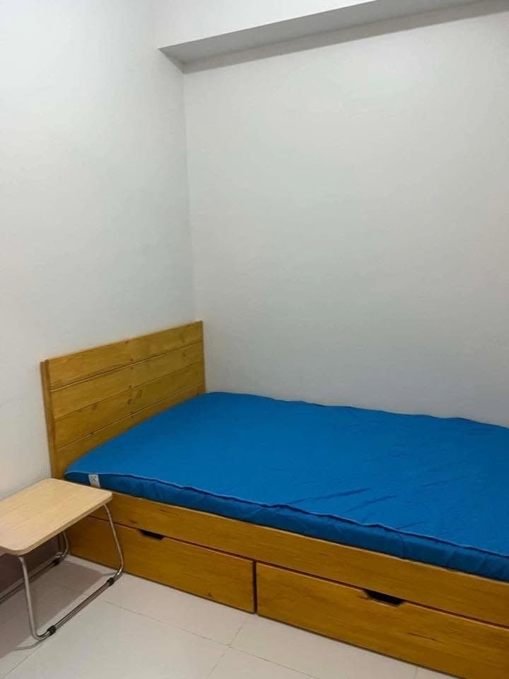 Hello! Looking for female roommates preferably airline crew. - photo 4