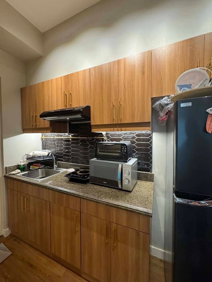 For rent in Torre de Manila 1bedroom with balcony fully furnished end unit for long term only , pm o... - photo 2