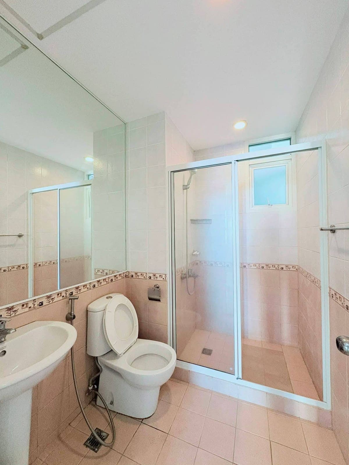 107 sqm 2BR Unit at Citylights, Cebu Veterans Dr., Nivel Hills, Apas, Cebu City (W/ PARKING, BALCONY... - photo 3