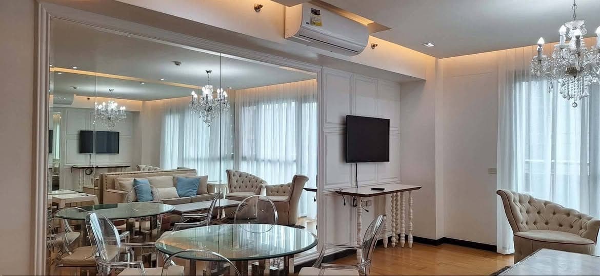 For Lease: Fully Furnished 1BR unit with balcony at One Serendra, BGC - photo 4