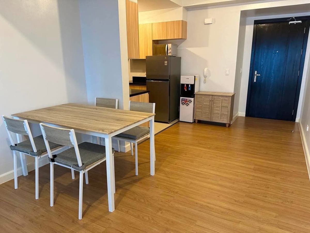 Park Triangle Residences | 2BR Unit + Maid's Room - photo 4