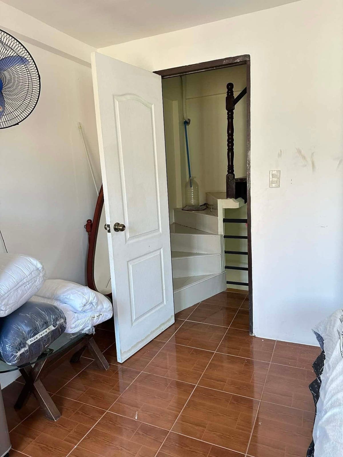 For rent fully furnished two storey townhouse with three rooms, a bath, and kitchen; one of the room... - photo 1