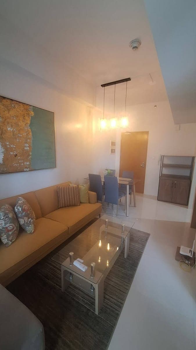 Stylish 1BR Fully Furnished Unit with Optional Parking | Park Avenue BGC - photo 3