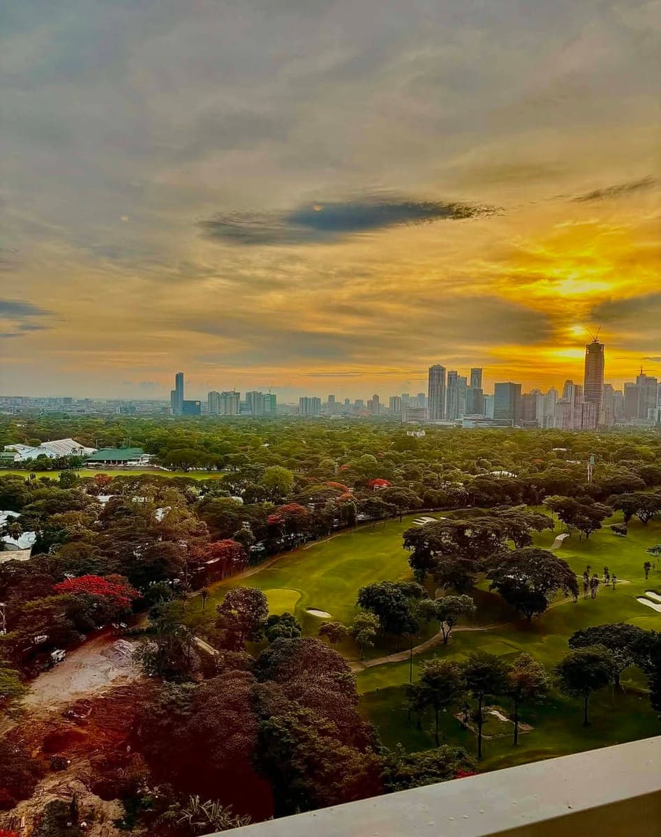🏙 FOR LEASE: 2-Bedroom Condo with Parking | Fairways Tower, BGC - photo 1