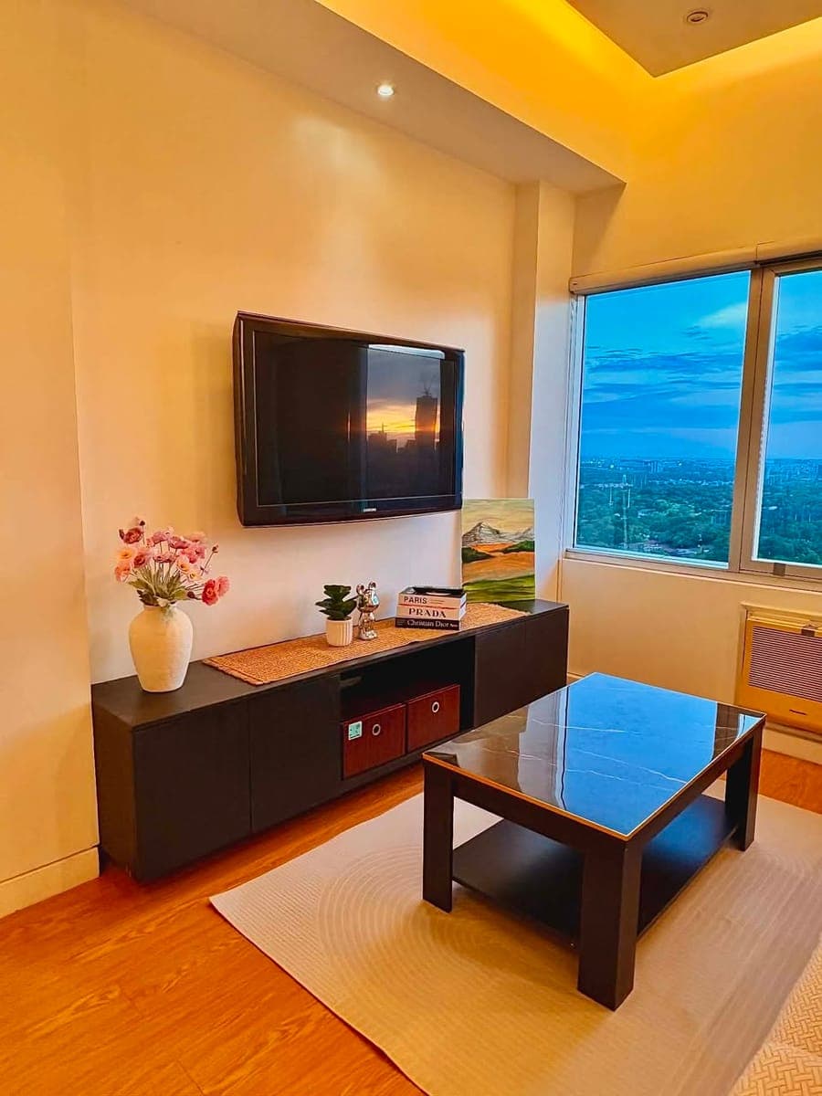 🏙 FOR LEASE: 2-Bedroom Condo with Parking | Fairways Tower, BGC - photo 5