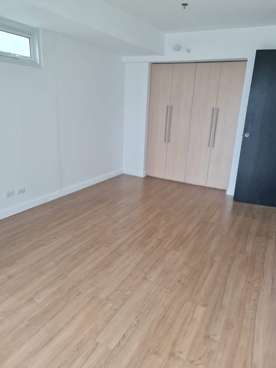 FOR RENT : THE VERANDA 3 BEDROOM SPECIAL - photo 2