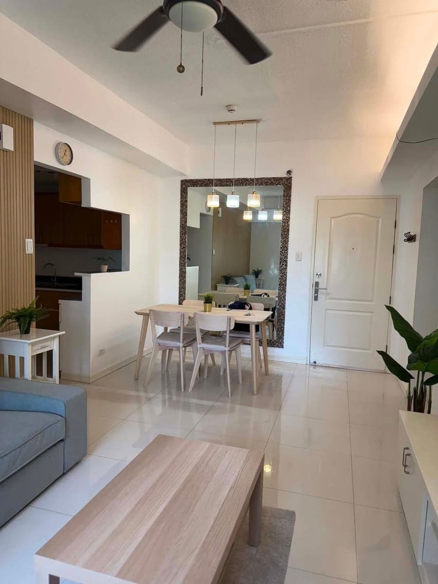 For rent at forbeswood hights 2 bedroom unit with maidsroom  bgc near high street - photo 3