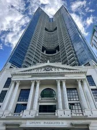 𝐅𝐎𝐑 𝐑𝐄𝐍𝐓 Two Bedrooms with Balcony Condo at UPTOWN PARKSUITES, - photo 1