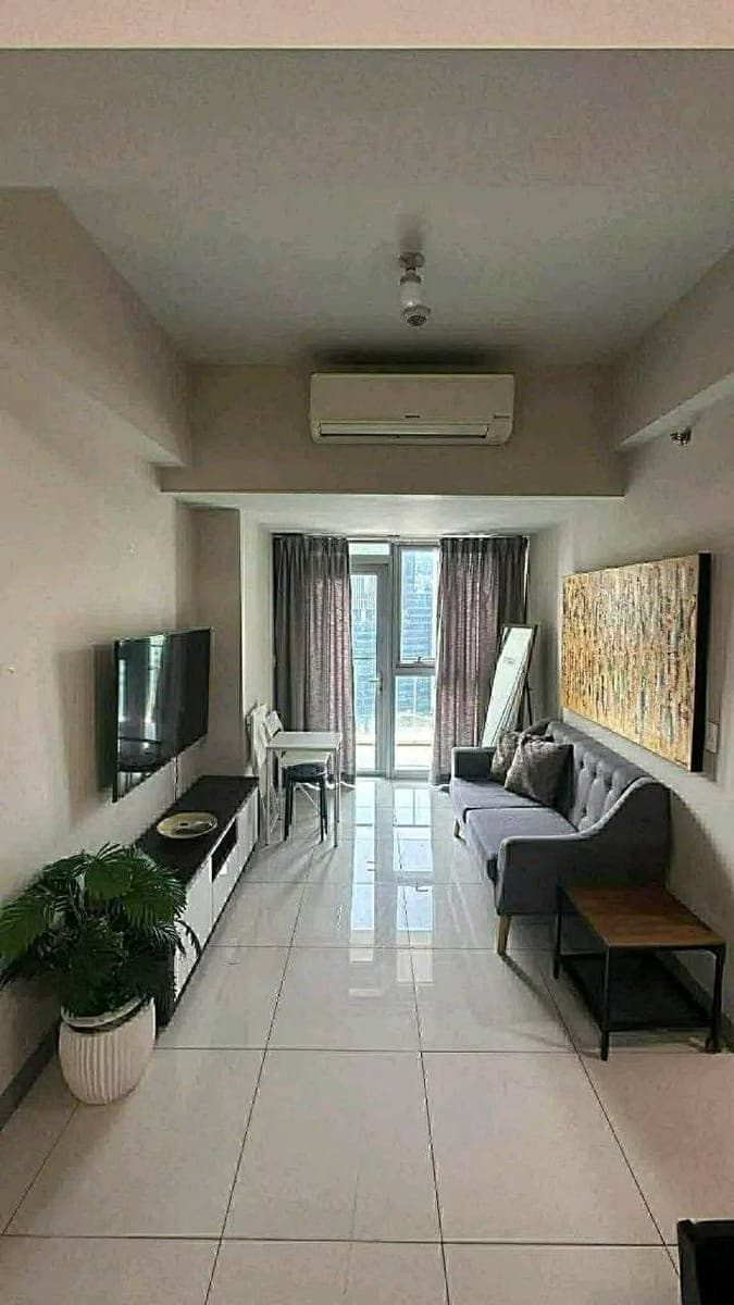 𝐅𝐎𝐑 𝐑𝐄𝐍𝐓 Two Bedrooms with Balcony Condo at UPTOWN PARKSUITES, - photo 2