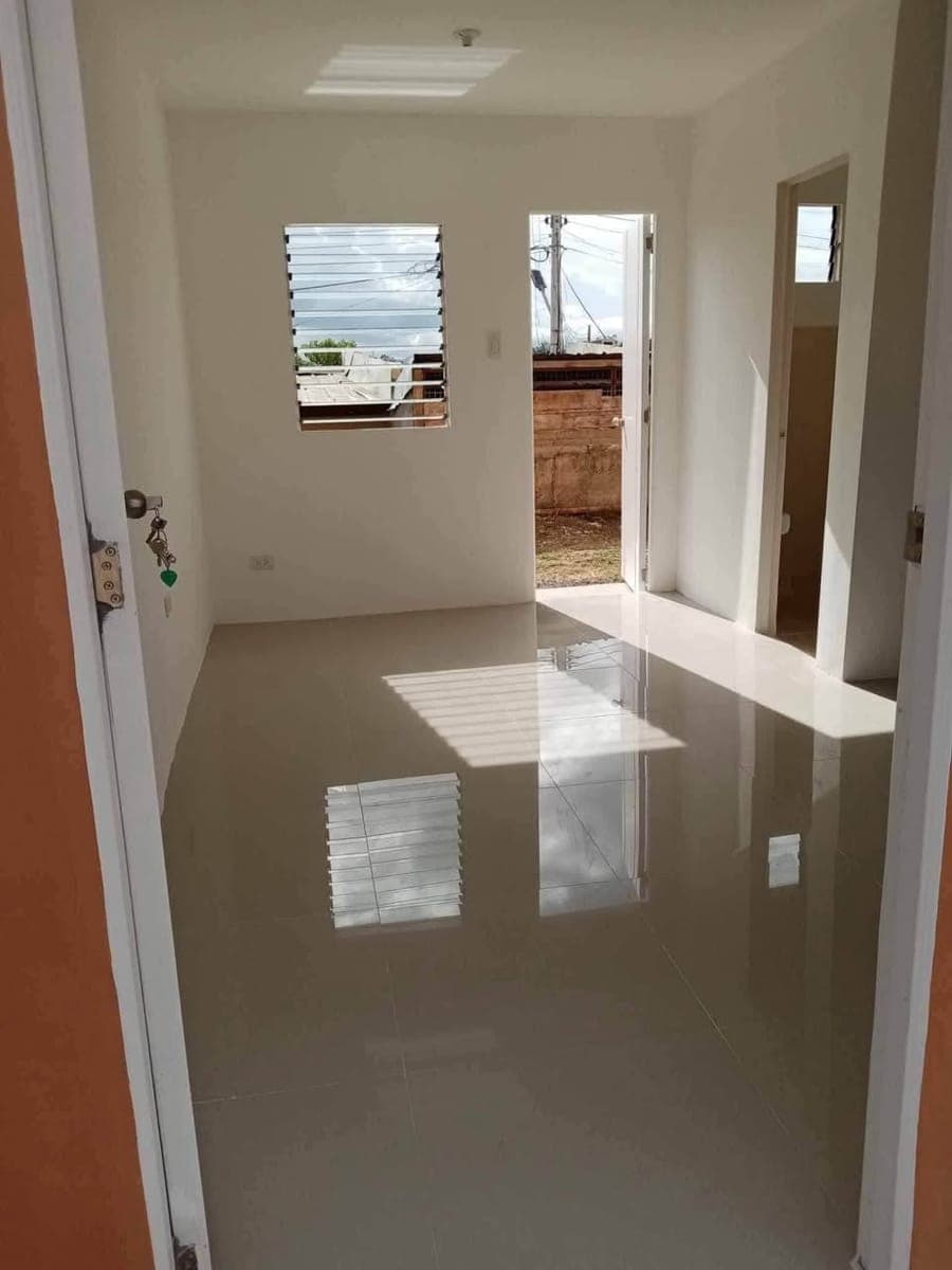 🏡 HOUSE & LOT FOR SALE / FOR RENT - photo 2