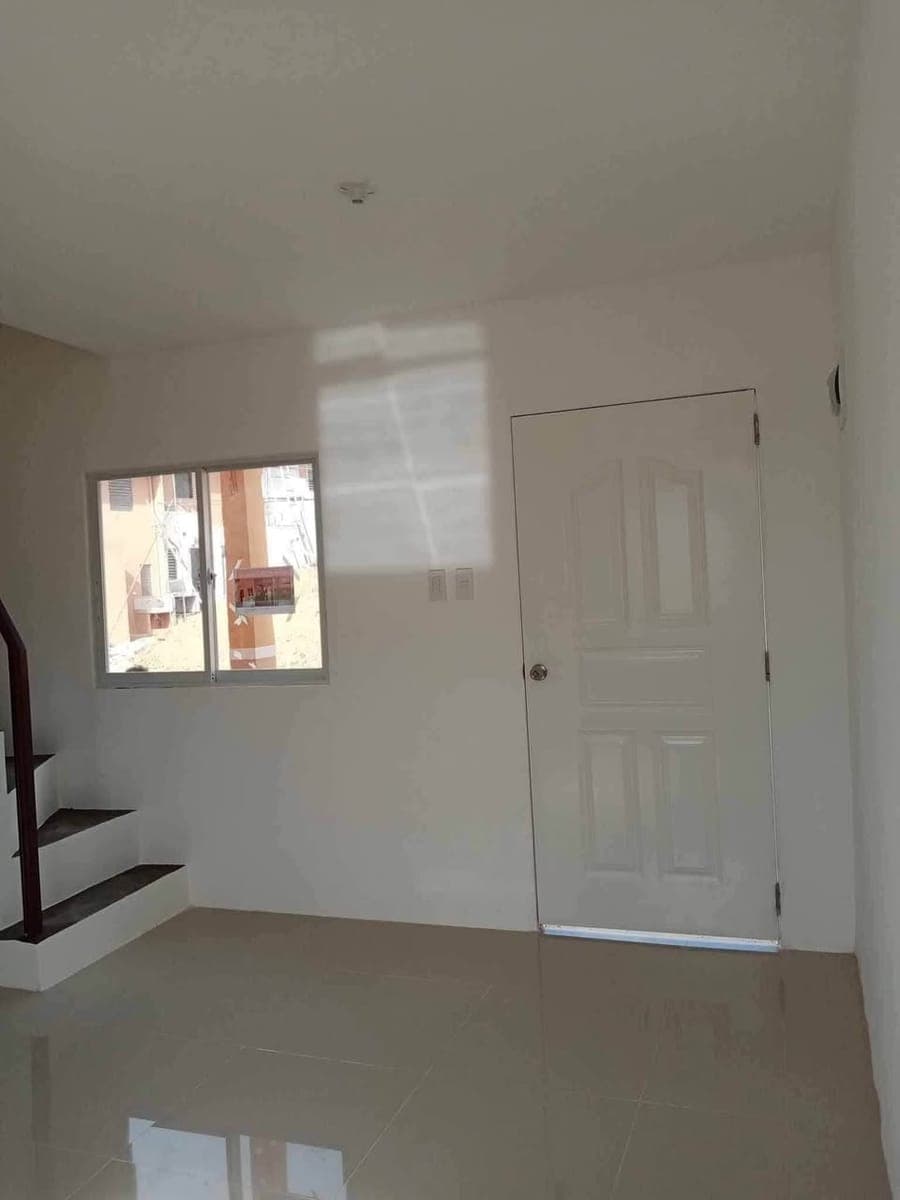 🏡 HOUSE & LOT FOR SALE / FOR RENT - photo 3