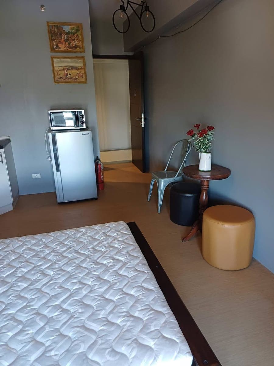 This Studio type Condominium unit open For Rent. - photo 2