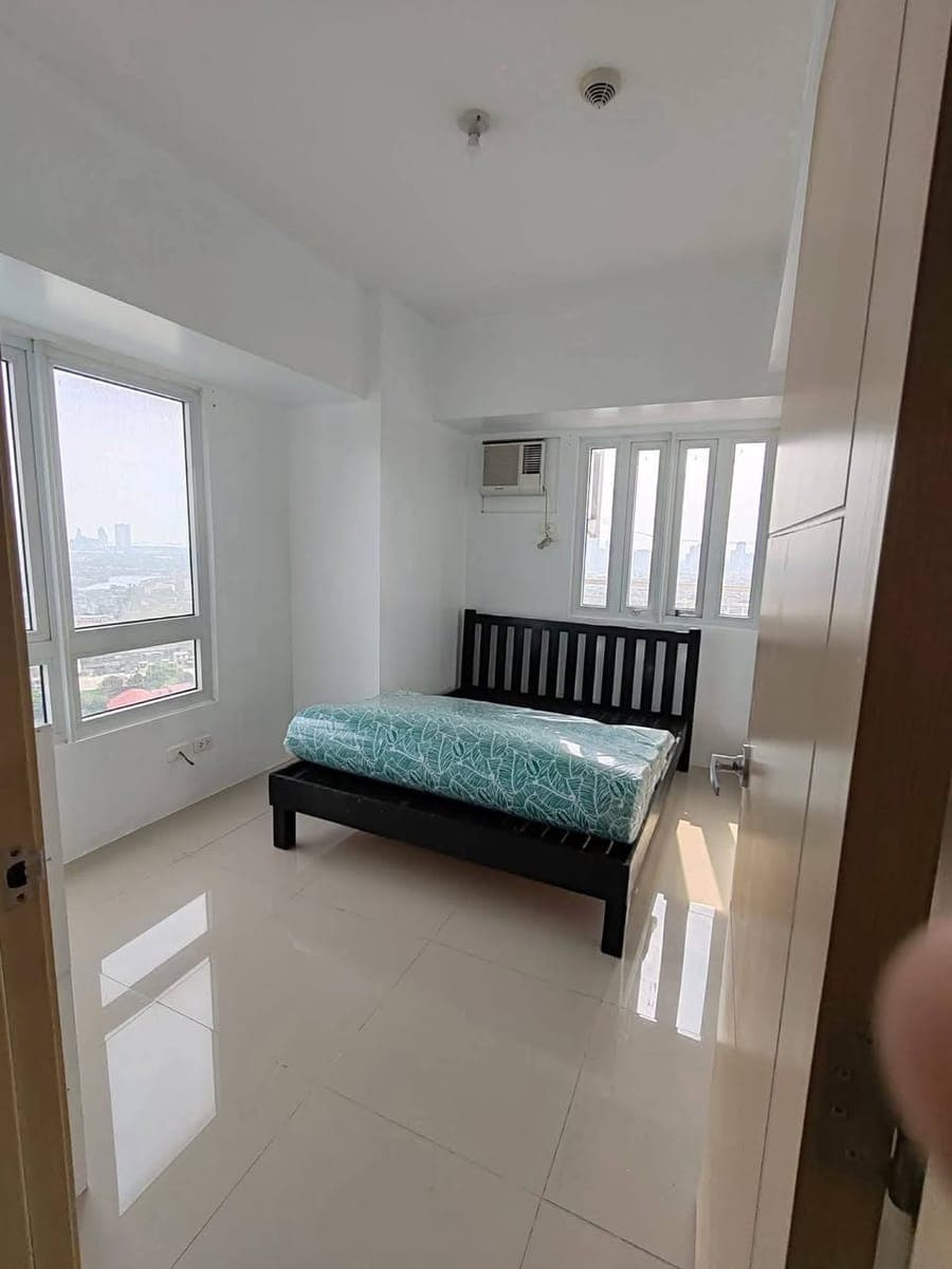 Spacious 1-Bedroom w/ Balcony Available FOR RENT - photo 1