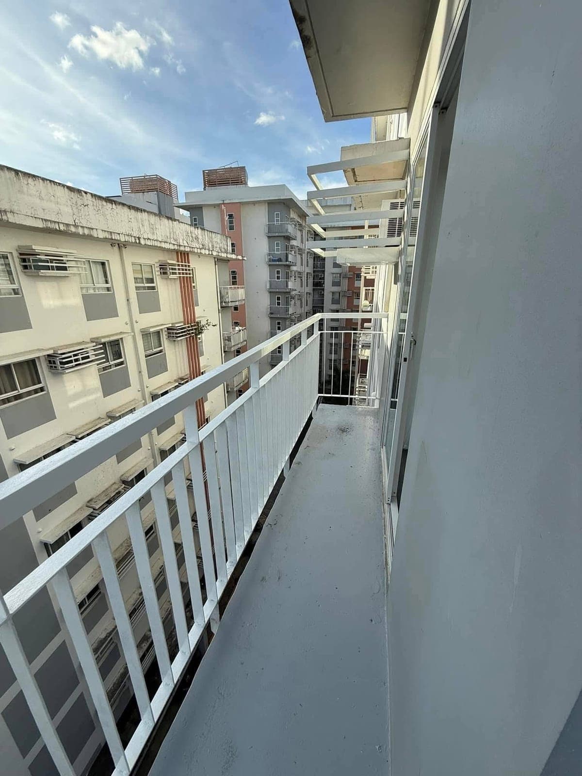 MIVESA 30SQM STUDIO WITH BALCONY FOR RENT - photo 5