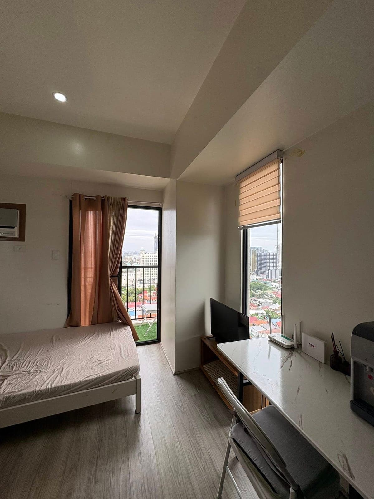 Studio with balcony For Rent (The Median) - photo 3