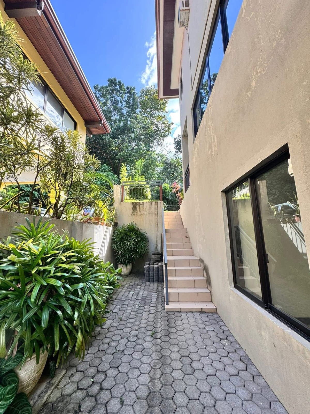 House for Rent at Maria Luisa Estate Park, Cebu ‼️ - photo 3