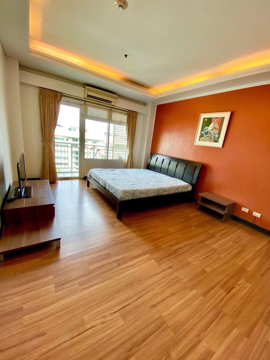 For Rent: 2BR at One Serendra BGC - photo 3