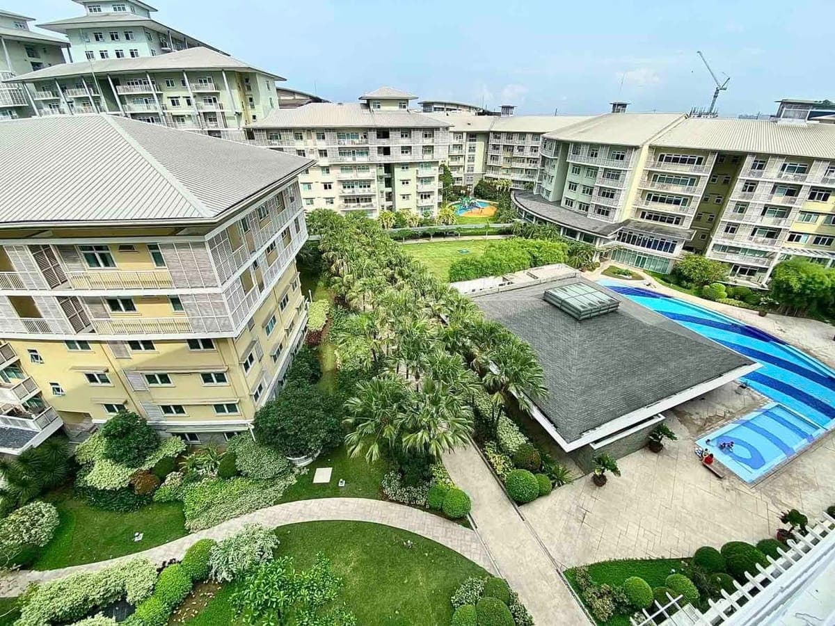 For Rent: 2BR at One Serendra BGC - photo 4