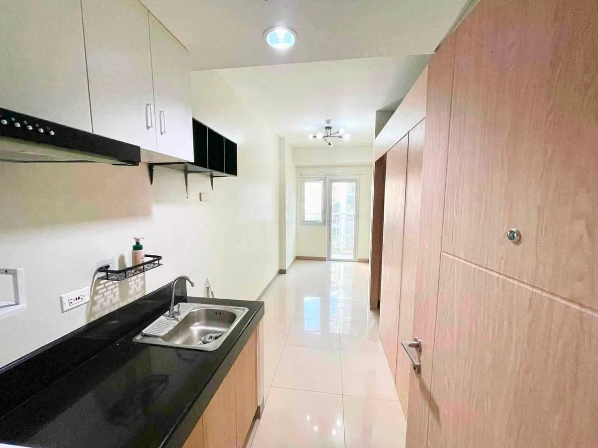 For rent/sale: 2br w parking & balcony - CHARM RESIDENCES - photo 1